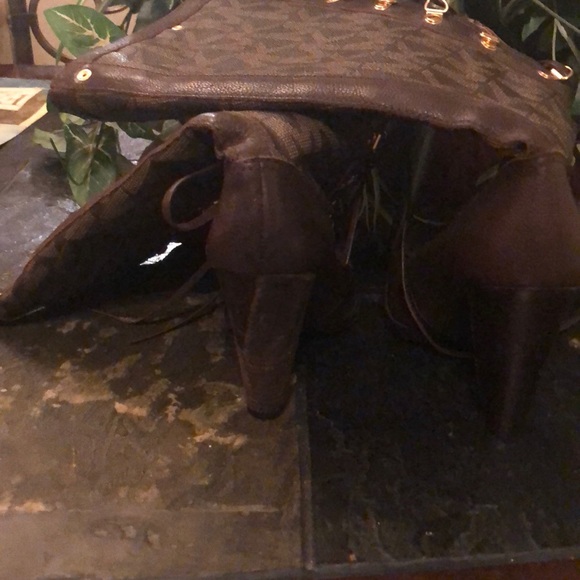 Michael Kors boots - Picture 2 of 2